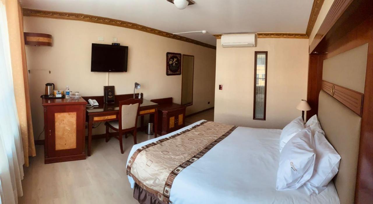 Oro Hotel